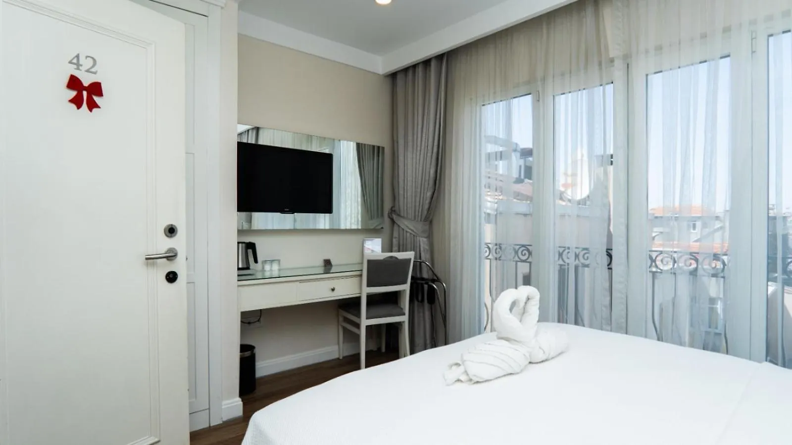 Ten Rooms Istanbul Hotel (Adults Only) 3*,